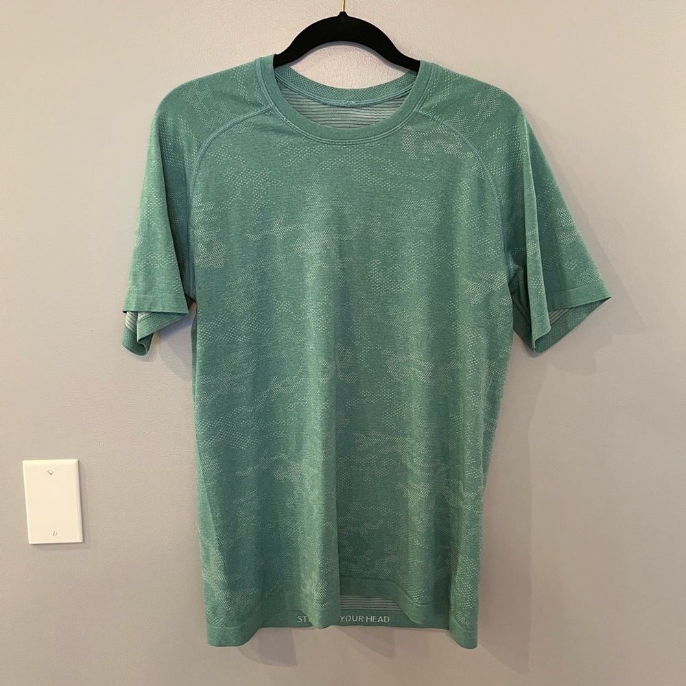 Mens Lululemon T-shirt